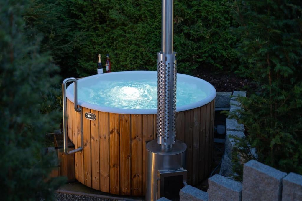 Exklusives Ferienhaus Am Waldrand Mit Whirlpool Und Sauna Villa Schonach im Schwarzwald Eksteriør billede