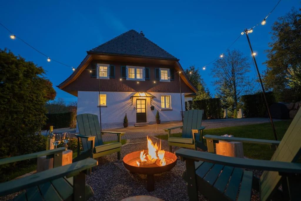 Exklusives Ferienhaus Am Waldrand Mit Whirlpool Und Sauna Villa Schonach im Schwarzwald Eksteriør billede